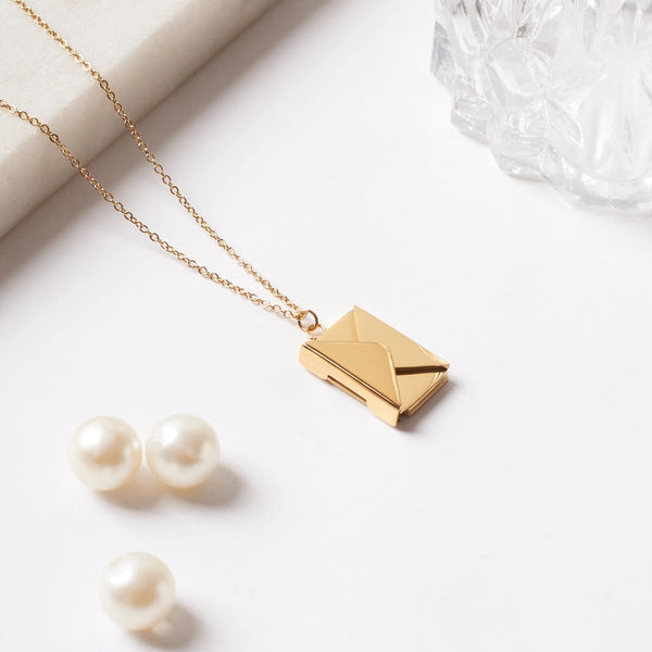 Amour Note Pendant