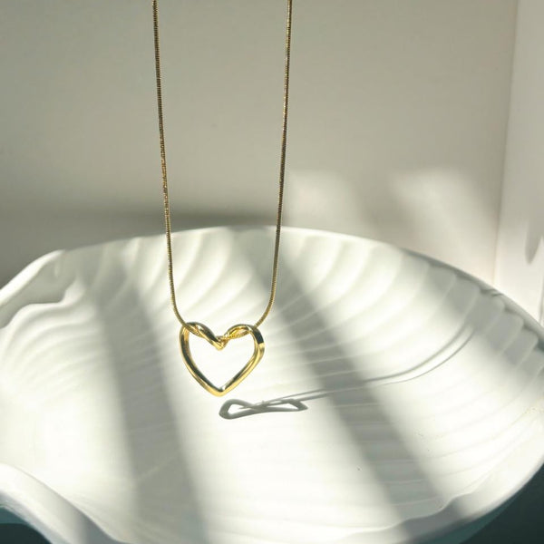 Amour Loop Pendant