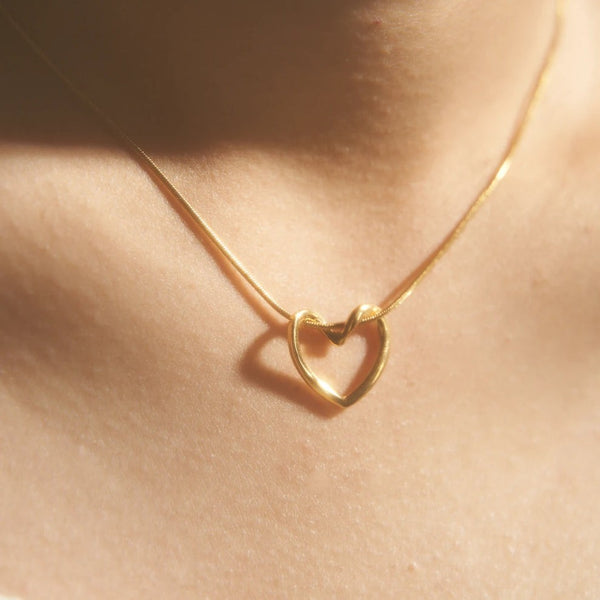 Amour Loop Pendant