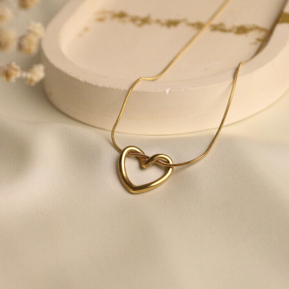 Amour Loop Pendant