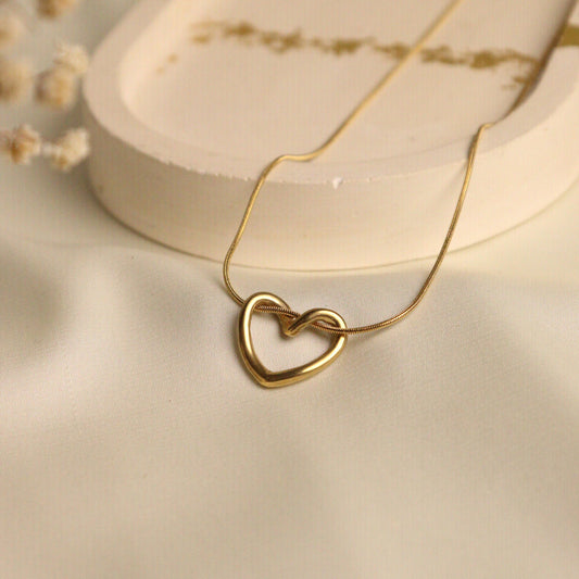 Amour Loop Pendant