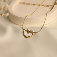 Amour Loop Pendant