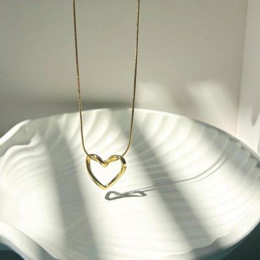 Amour Loop Pendant