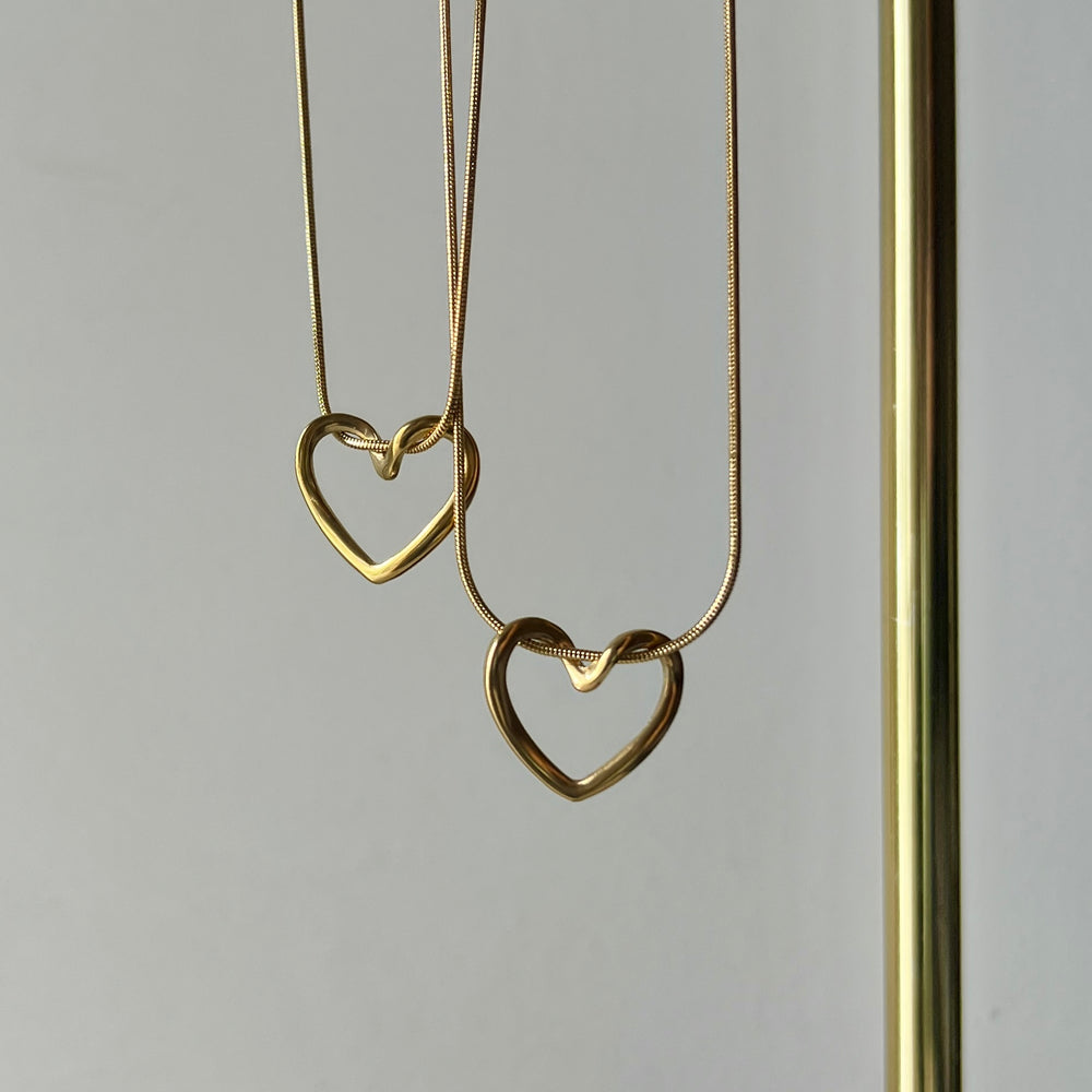 Amour Loop Pendant